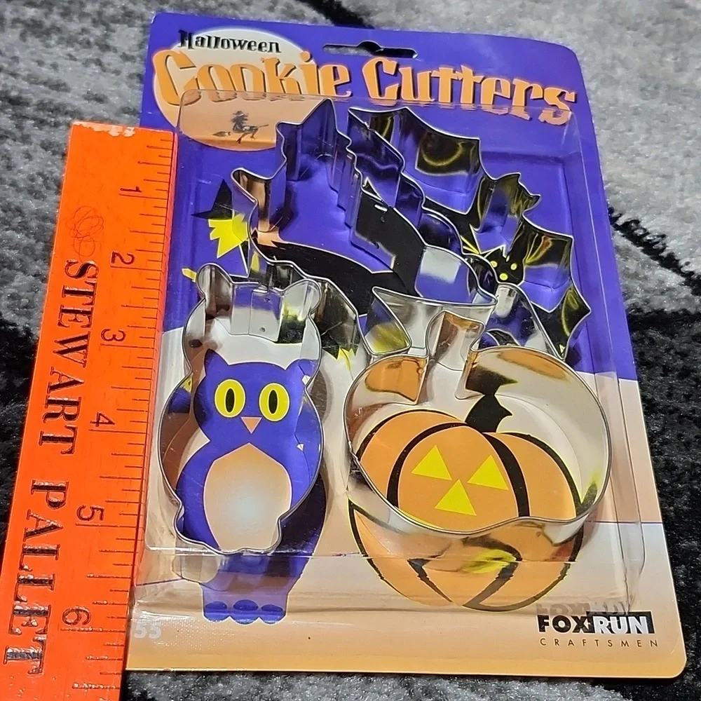 WILTON 2005 FOX RUN HALLOWEEN SPOOKY COOKIES BISCUITS CUTTERS COLLECTIBLES